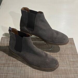 Zara gray suede Chelsea boots. Men 9.5. Excellent condition. Effortlessly cool!